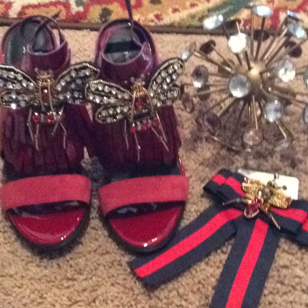 GG inspired broach and shoe accents